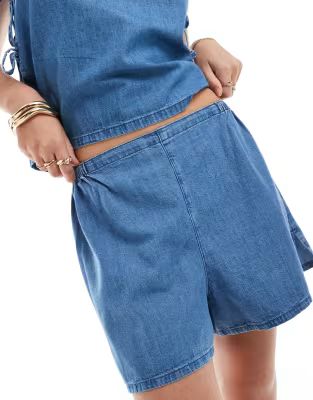 Short Dama