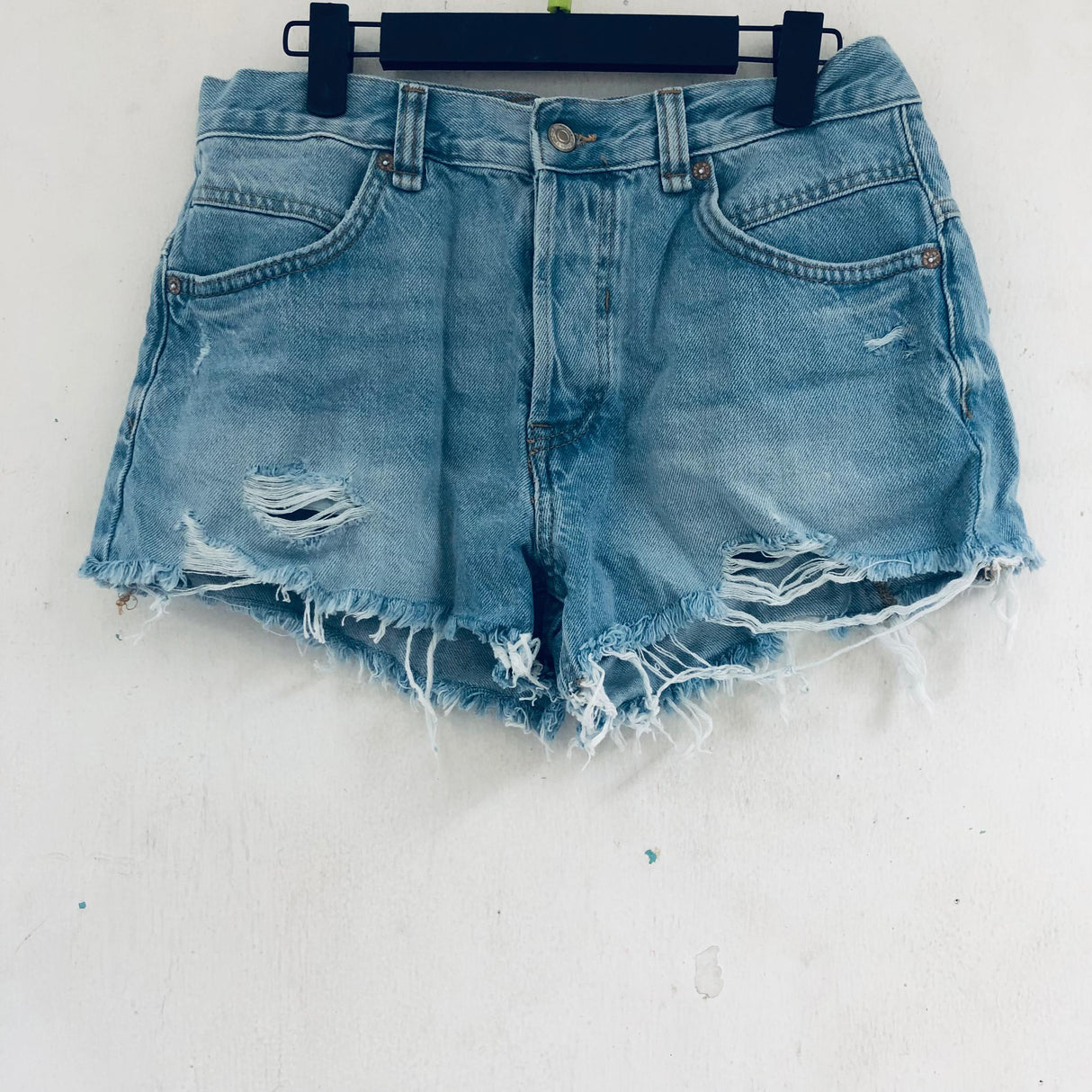 Short Dama